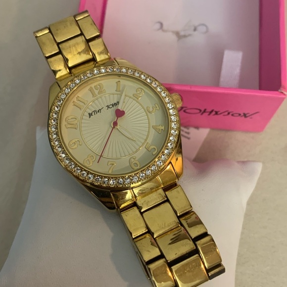 Betsey Johnson watch gold tone watch- needs battery - Picture 4 of 10